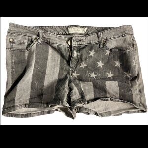 Torrid Stars & Stripes Denim Shorts Size 18 Black /Gray USA American Flag Jeans
